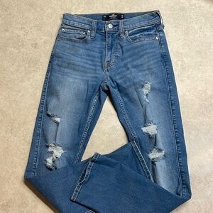 Hollister men’s/boys distressed look slim straight jeans. Size 28 x 32.